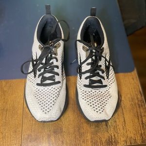 Brooks Revel 4 Shoes - Black and White - Size 7 - Worn twice